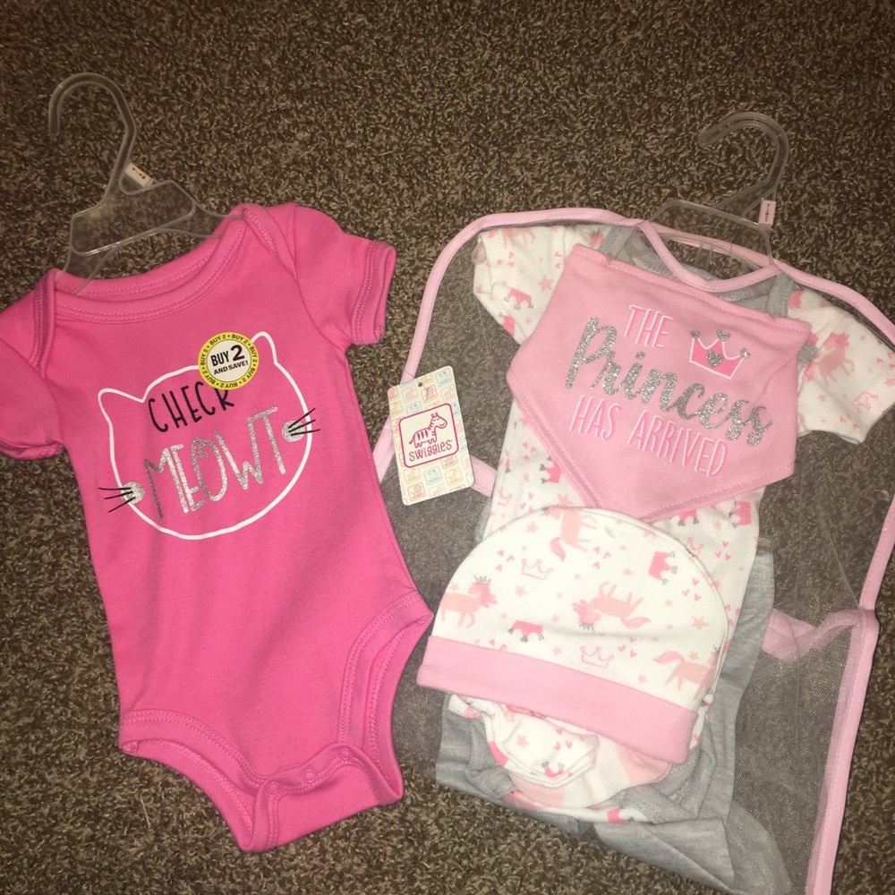NWT onesie and whole outfit 0-3 months